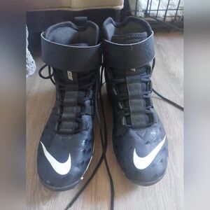 Nike Force Savage 2 Shark Football Cleat